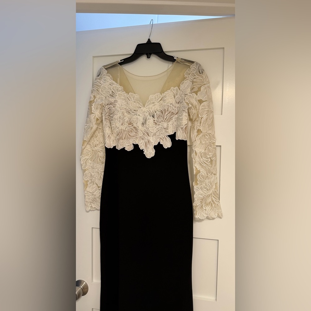 NEW Tadashi Shoji Black Gown with Ivory Lace Bodice Size 2 - Picture 8 of 13